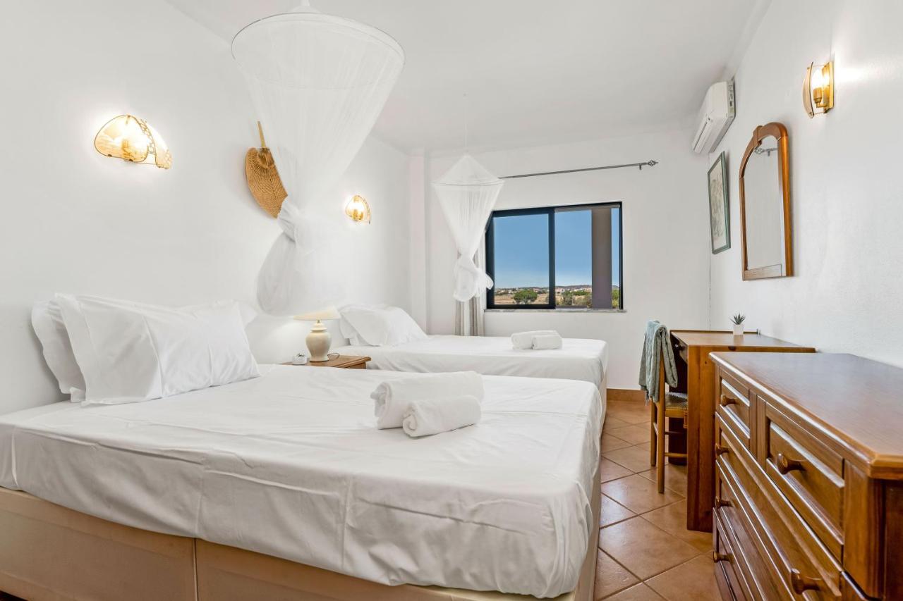 Ferienwohnung Pine Trees Penthouse Olhos de Agua  Exterior foto