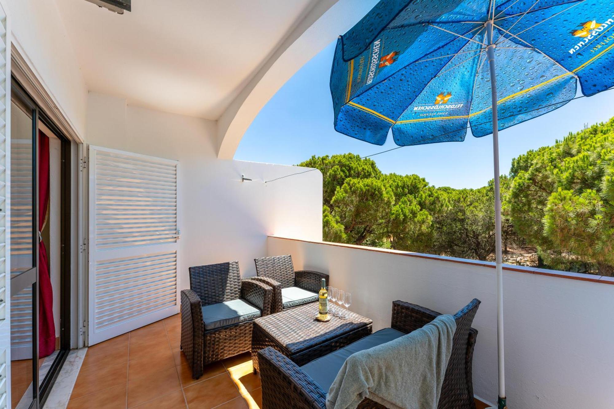 Ferienwohnung Pine Trees Penthouse Olhos de Agua  Exterior foto